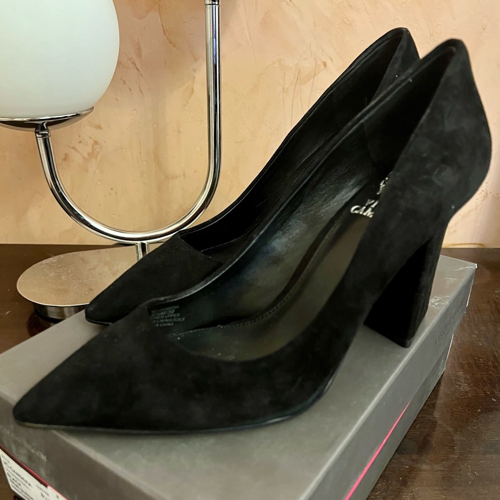 Pointy toe pumps